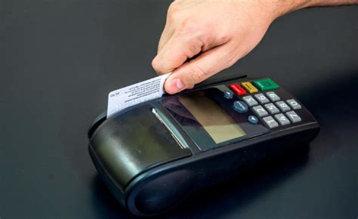 Can chip cards be swiped?