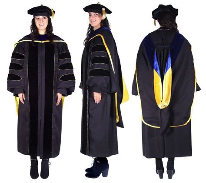 Can you wear two doctoral hoods?