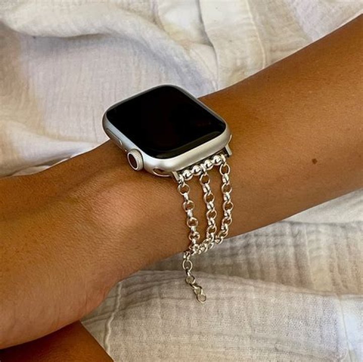 How do you clean a mesh Apple Watch band?
