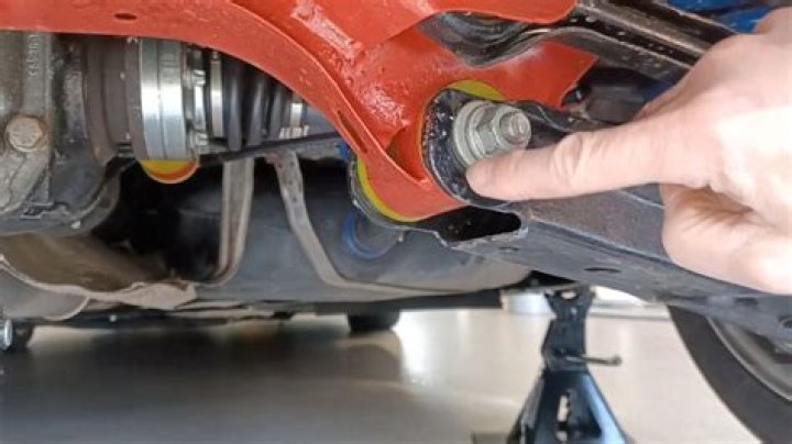 How do you know if camber is off?
