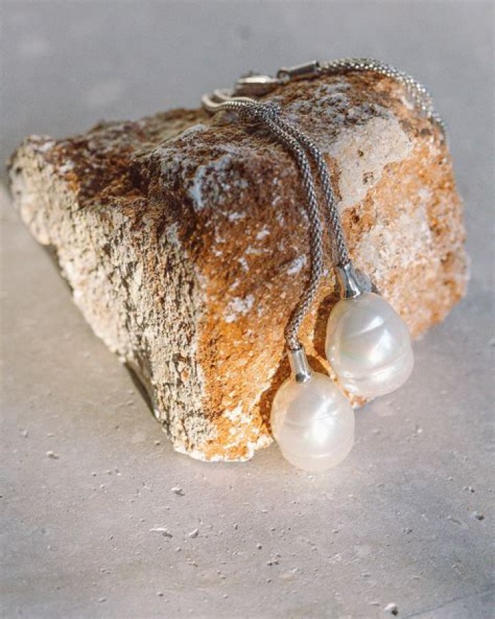 How is a Majorica pearl made?