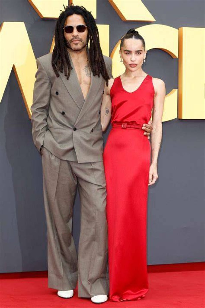 How old is Zoe Kazan?