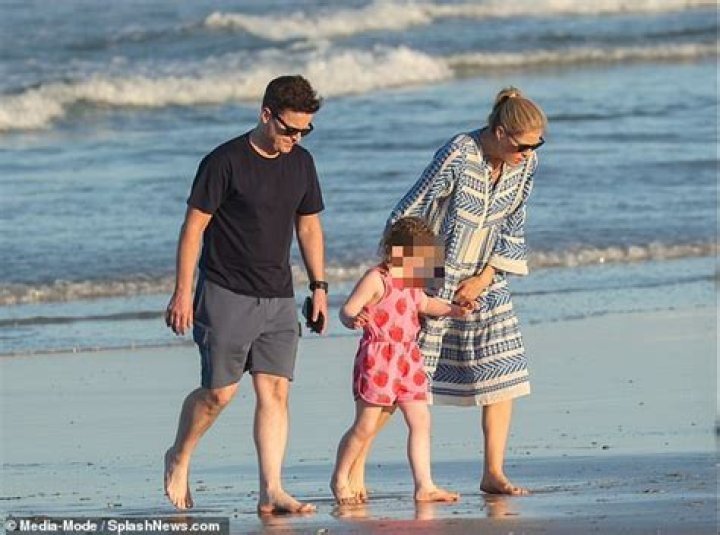 Is Declan Donnelly's wife expecting a baby?