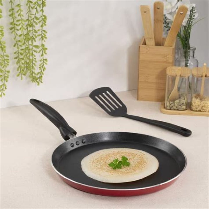 Is iron tawa better than non-stick?