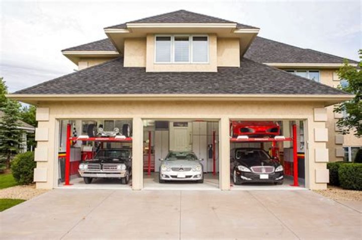 Is it bad to put a wet car in the garage?