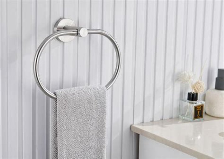 Is it safe to put a towel on a radiator?