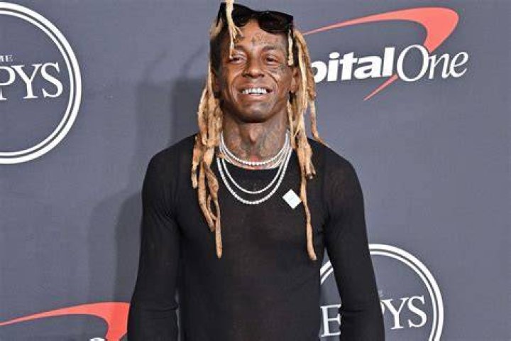 Is Lil Wayne a Pelicans fan?
