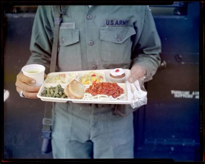 What do military eat for breakfast?