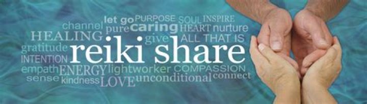 What happens at a Reiki share?
