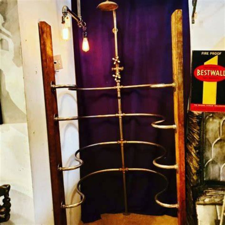 What is a ribcage shower?