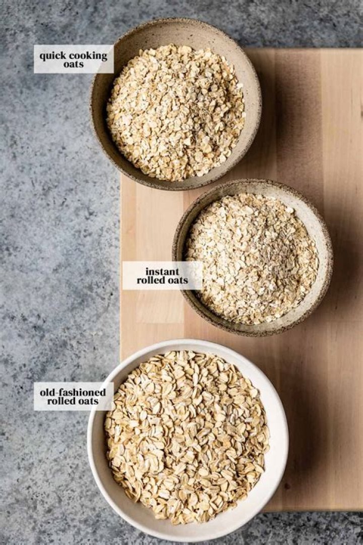 What is the difference between Quaker Oats and oatmeal?