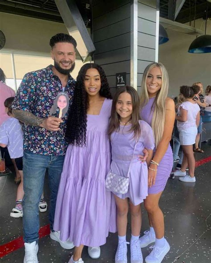 When did Pauly D meet his daughter?